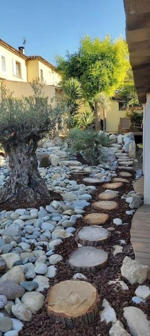 Une Oasis Au Pays De Cezanne Екс ан Прованс Екстериор снимка